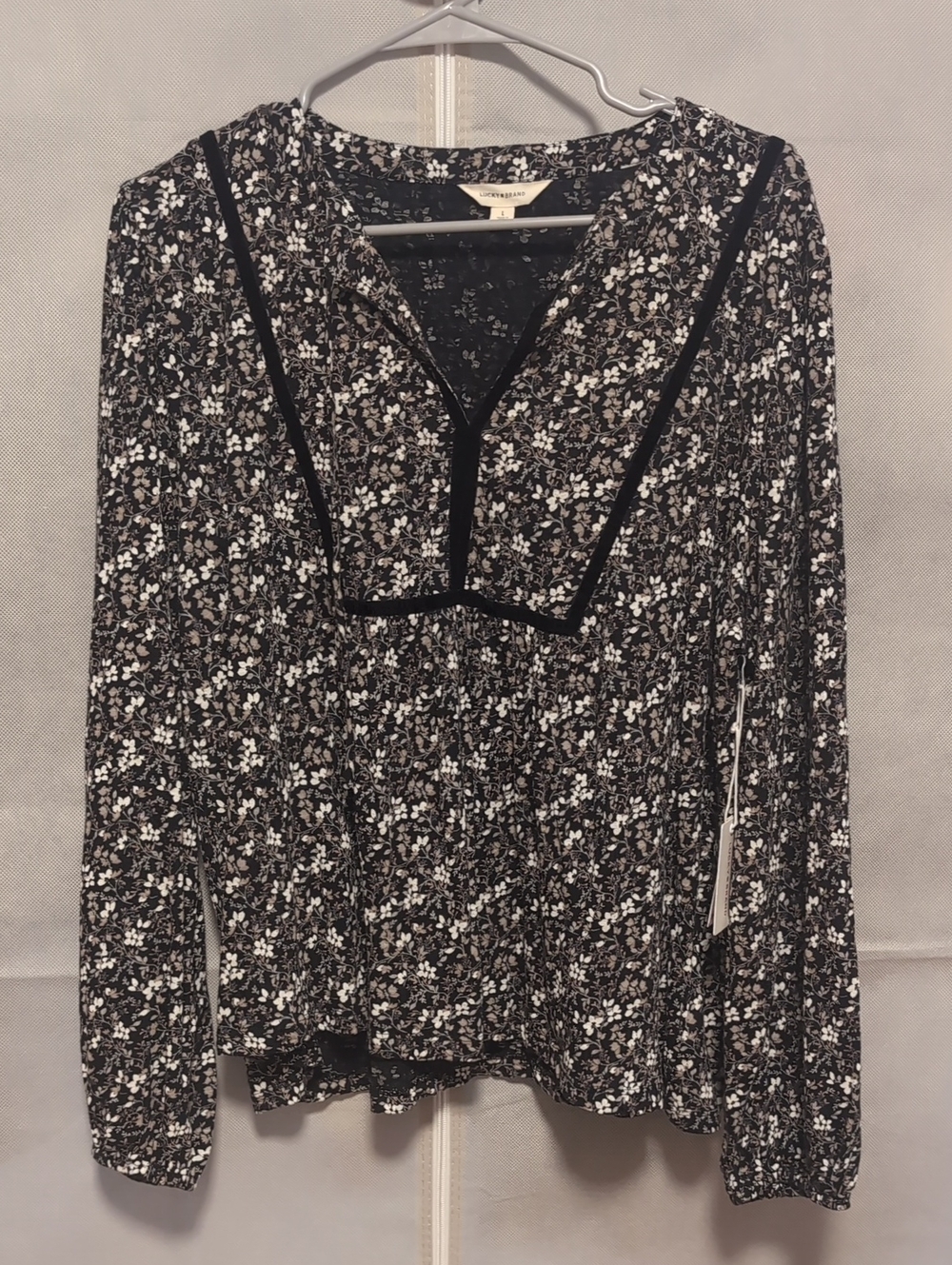 Lucky Brand Black & White Floral V-Neck Blouse